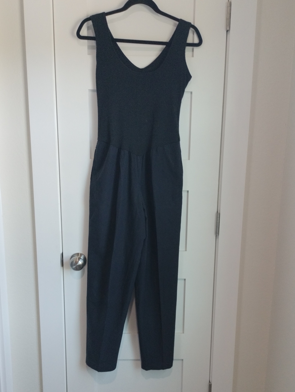Sleeveless Black Women's Jumpsuit